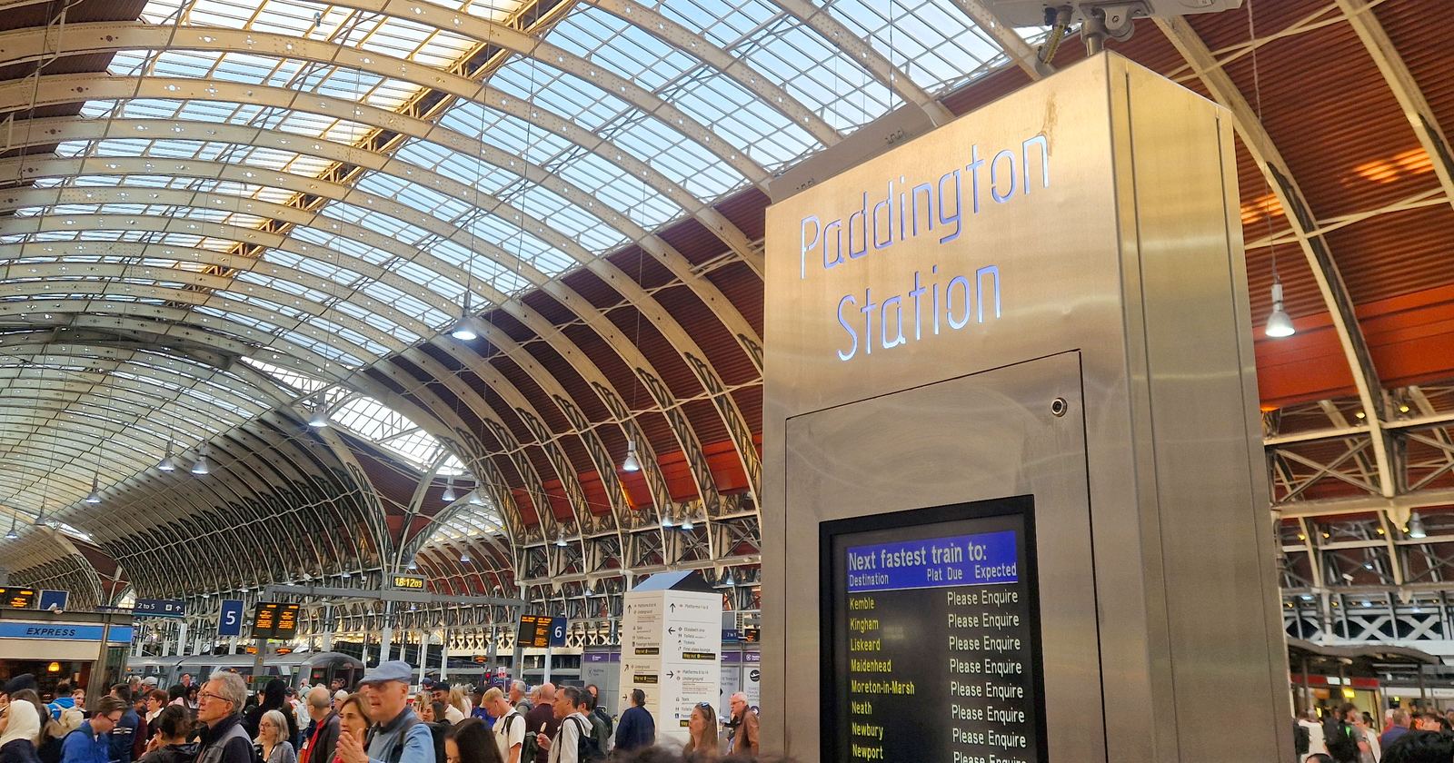 Morning commuters at Paddington station
